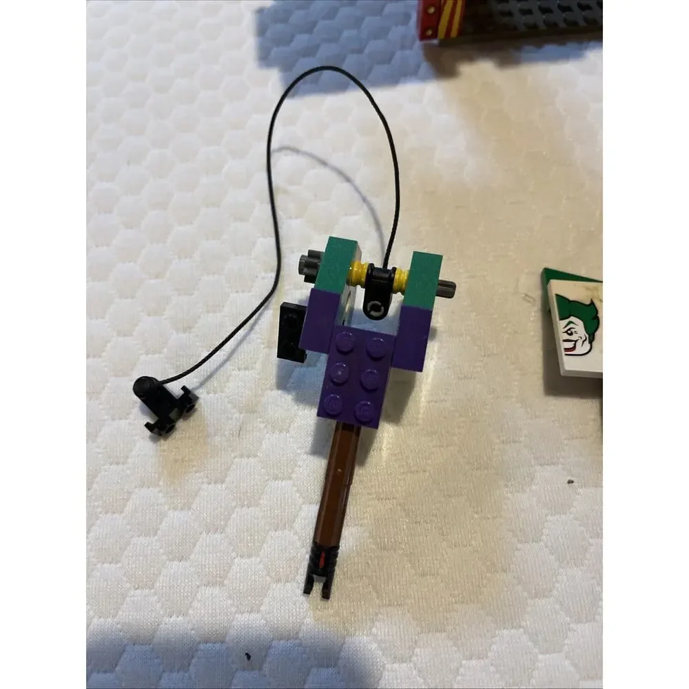 LEGO DC Super Heroes - Batmobile and the Two-Face Chase And Batman Incomplete